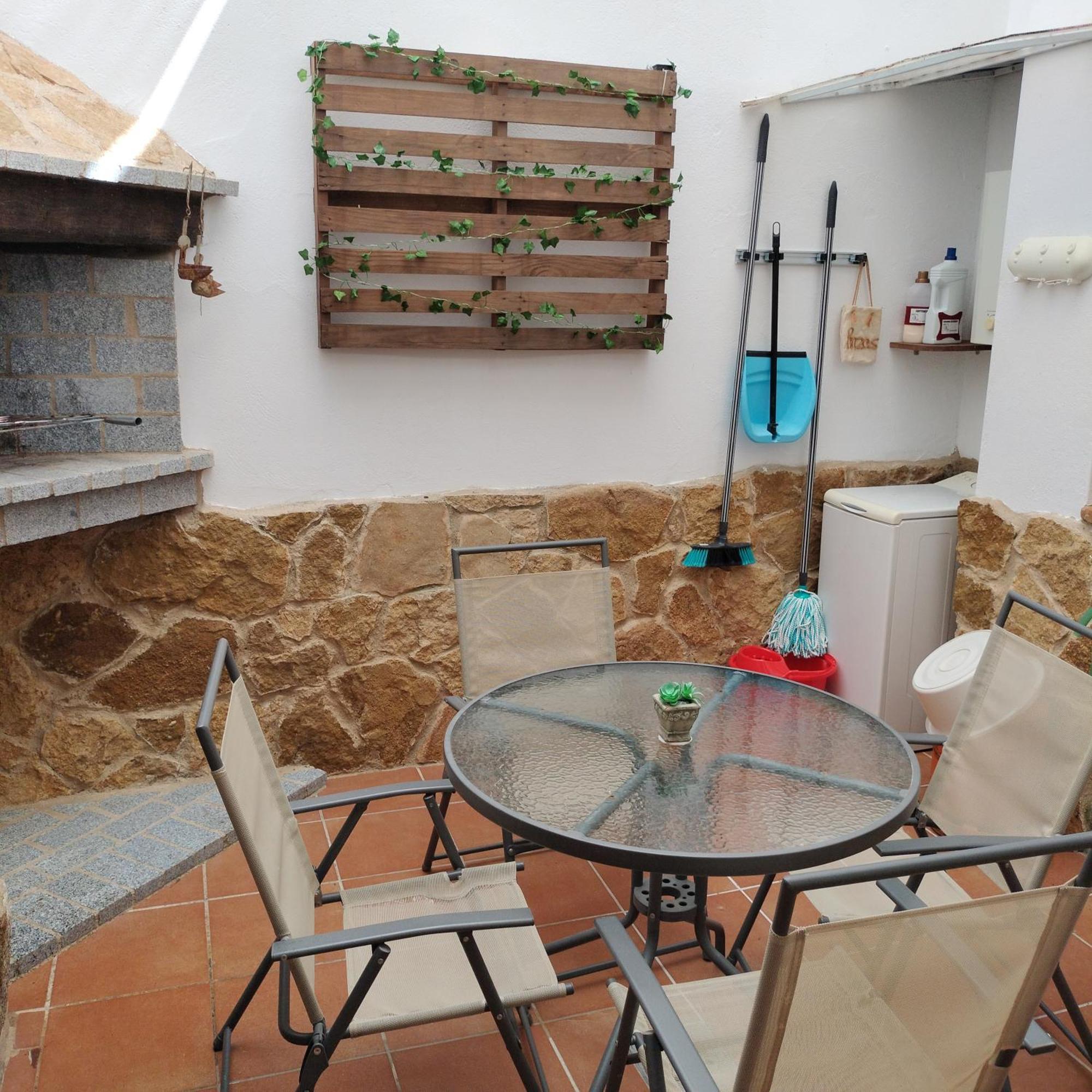 La Casina De Carmina Appartement Arroyomolinos de Montánchez Buitenkant foto